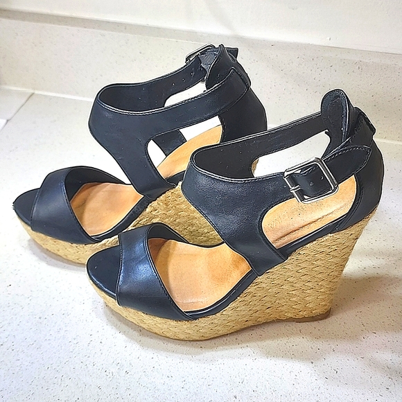 Wild Diva Platform Wedges Size 7 1/2 - Picture 1 of 10